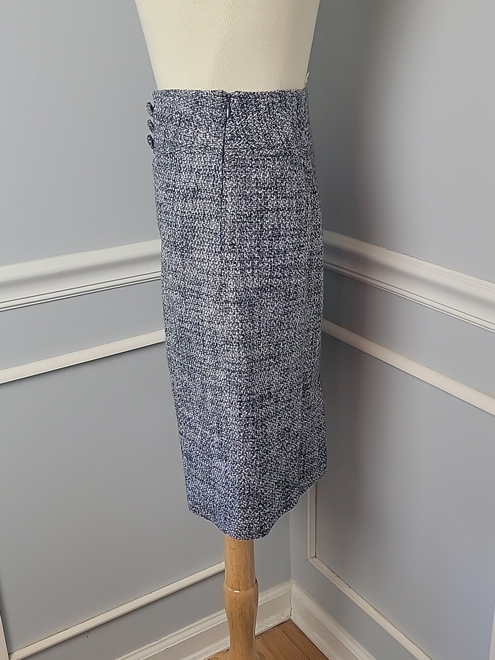 ANN TAYLOR Blue White Tweed Faux Button Nautical Career Straight Pencil Skirt 10 - Picture 2 of 7